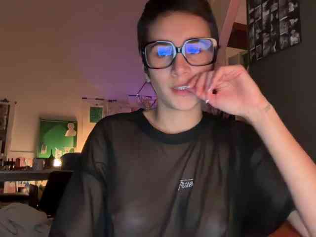 AntoniaDilune webcam