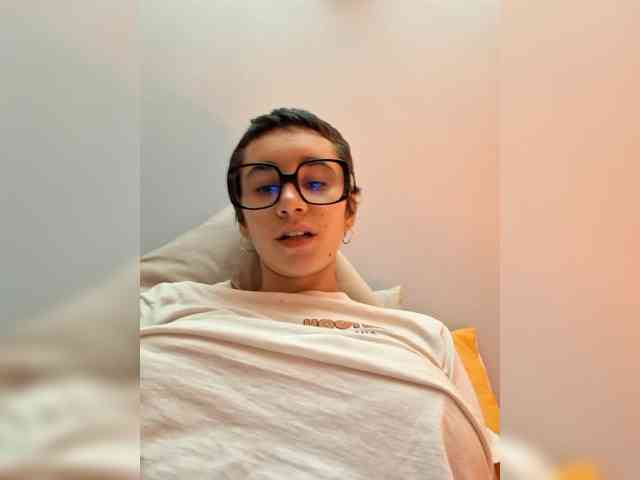 AntoniaDilune webcam