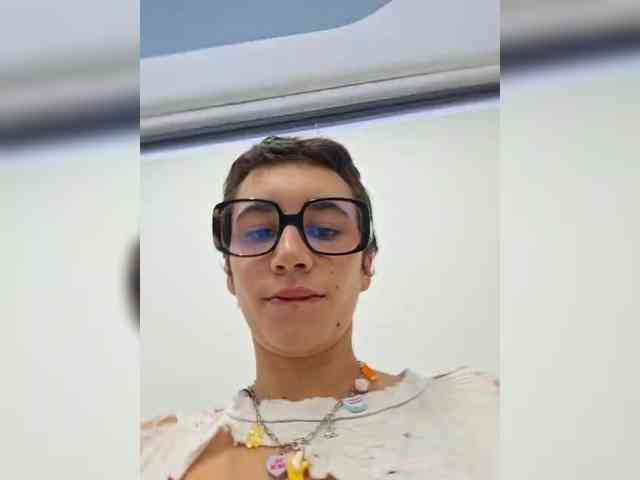 AntoniaDilune webcam