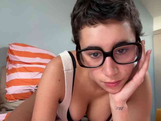 AntoniaDilune webcam