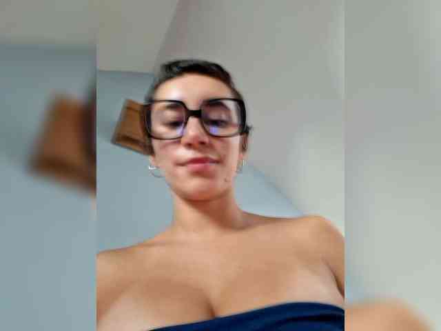 AntoniaDilune webcam