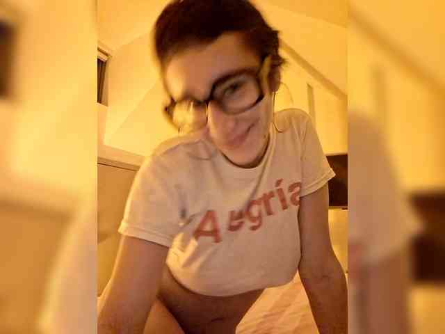 AntoniaDilune webcam