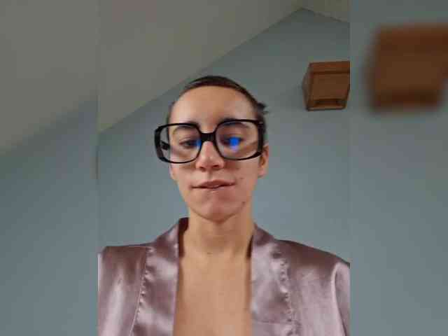 AntoniaDilune webcam