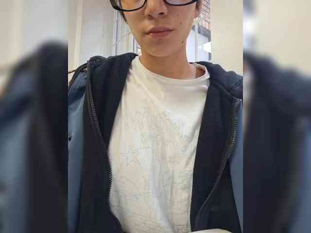 AntoniaDilune webcam