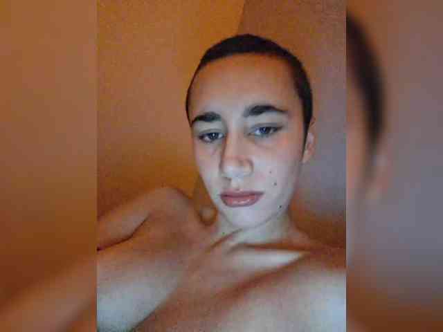 AntoniaDilune webcam