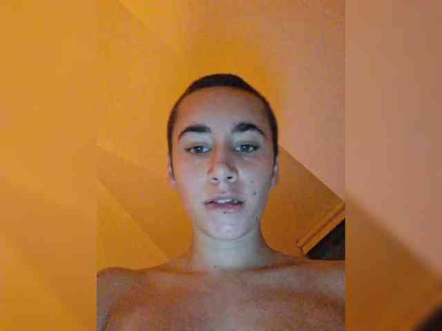 AntoniaDilune webcam