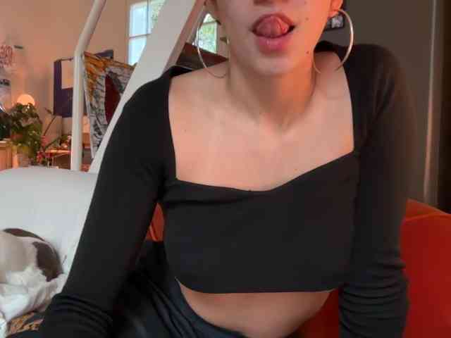 AntoniaDilune webcam