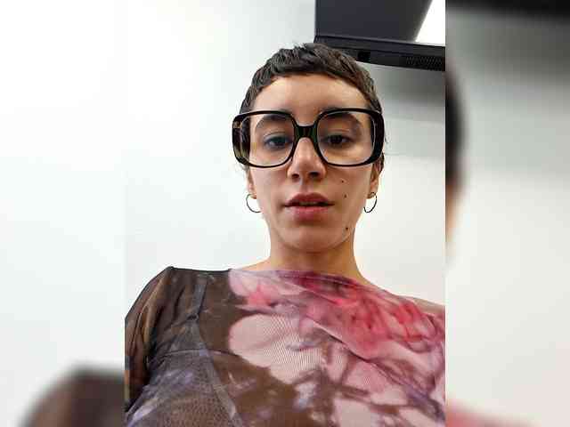 AntoniaDilune webcam