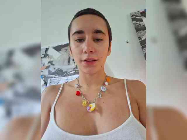 AntoniaDilune webcam