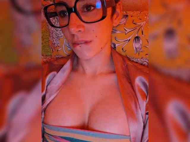 AntoniaDilune webcam