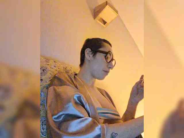AntoniaDilune webcam