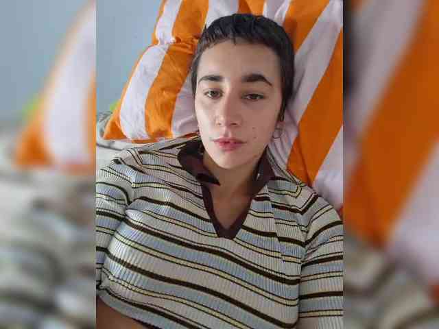 AntoniaDilune webcam