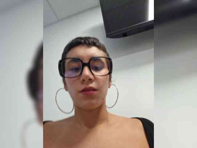 AntoniaDilune webcam