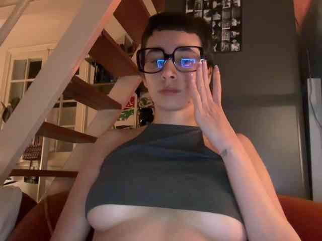 AntoniaDilune webcam