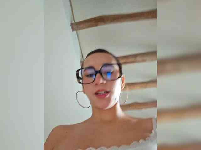 AntoniaDilune webcam