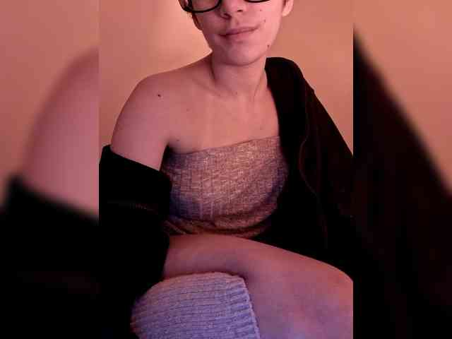 AntoniaDilune webcam