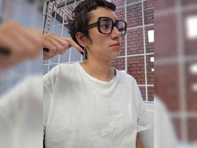 AntoniaDilune webcam