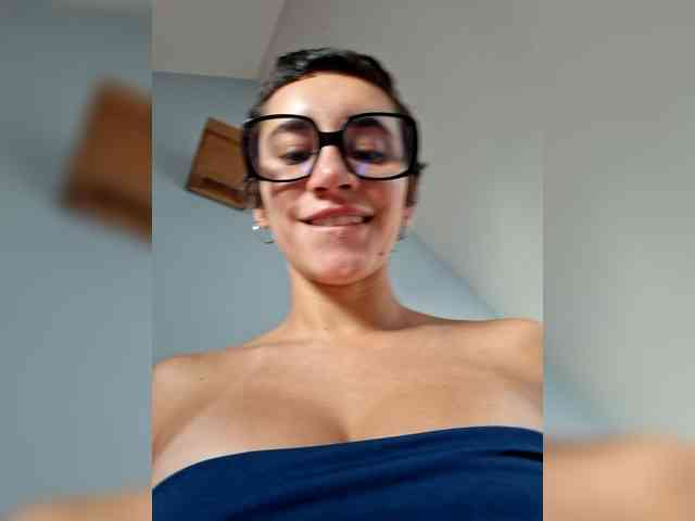 AntoniaDilune webcam