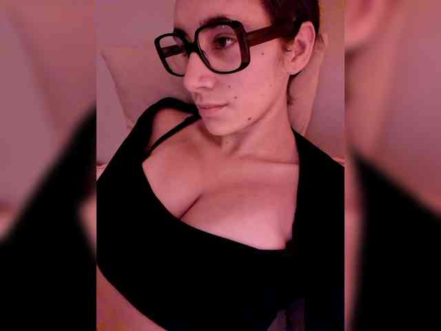 AntoniaDilune webcam