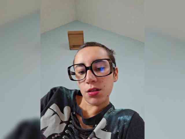 AntoniaDilune webcam