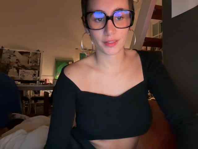 AntoniaDilune webcam