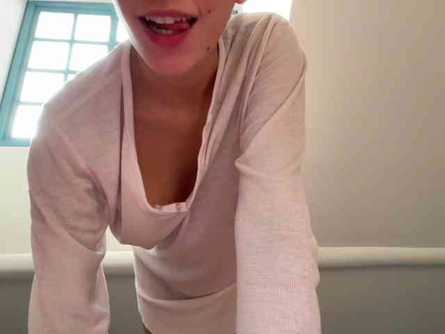 AntoniaDilune webcam