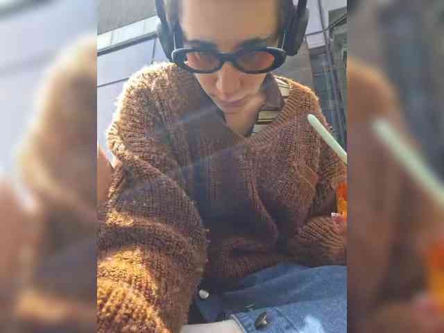 AntoniaDilune webcam