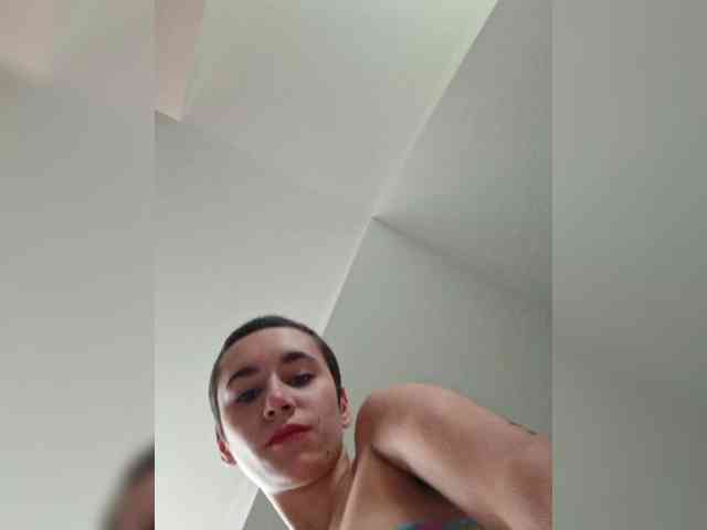 AntoniaDilune webcam