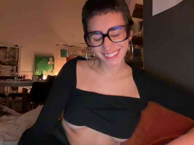 AntoniaDilune webcam