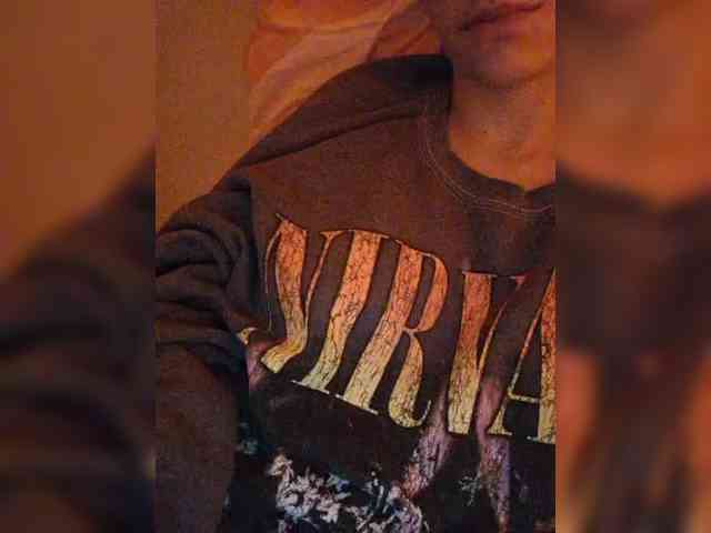 AntoniaDilune webcam