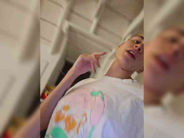 AntoniaDilune webcam