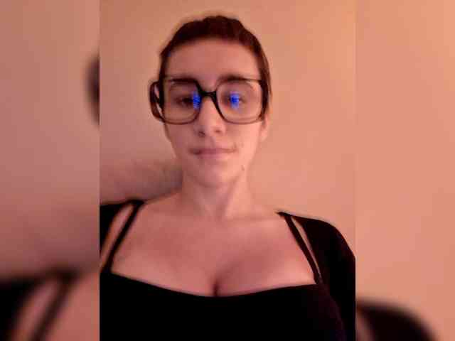 AntoniaDilune webcam