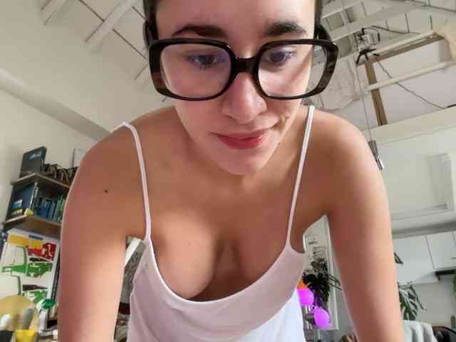 AntoniaDilune webcam