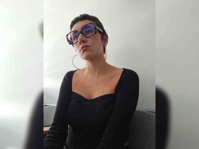 AntoniaDilune webcam