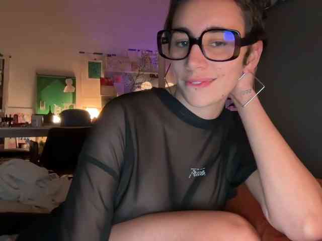 AntoniaDilune webcam