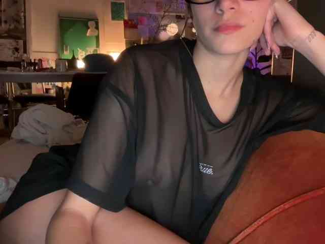 AntoniaDilune webcam