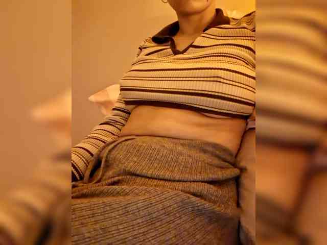 AntoniaDilune webcam