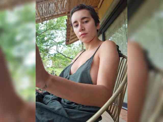 AntoniaDilune webcam