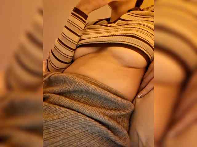 AntoniaDilune webcam