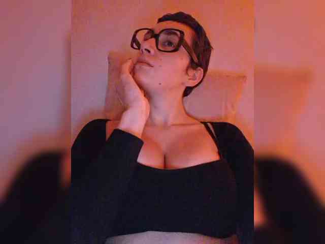 AntoniaDilune webcam