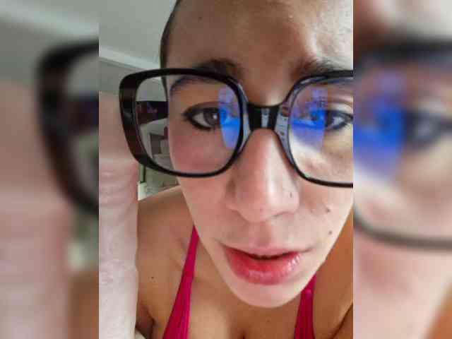 AntoniaDilune webcam