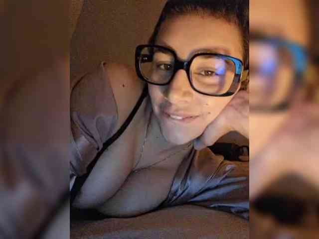 AntoniaDilune webcam