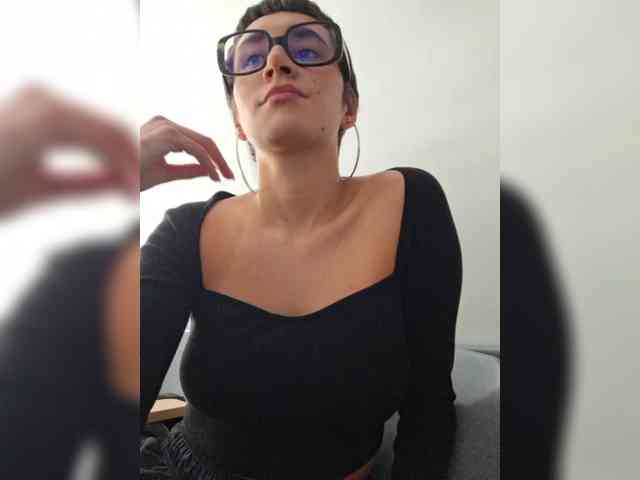 AntoniaDilune webcam