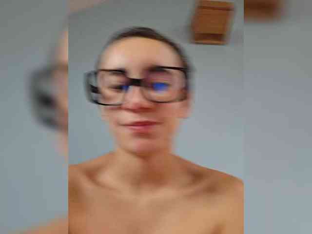 AntoniaDilune webcam
