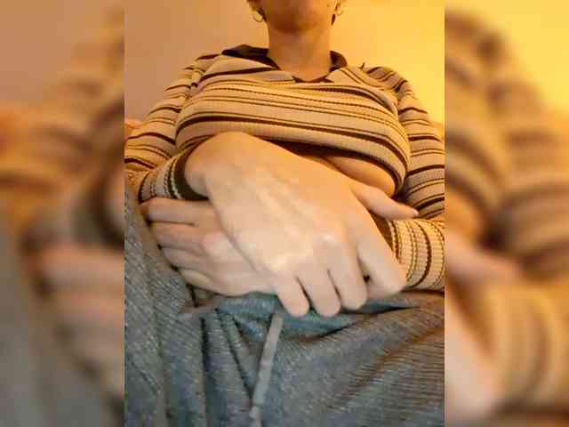 AntoniaDilune webcam