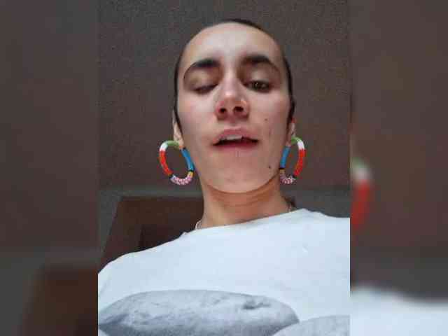 AntoniaDilune webcam