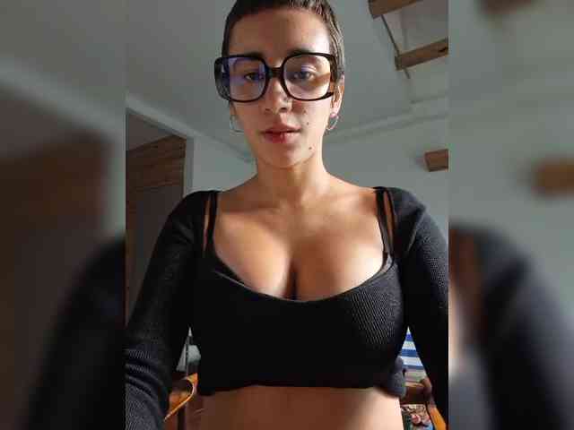 AntoniaDilune webcam