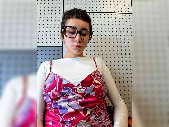 AntoniaDilune webcam