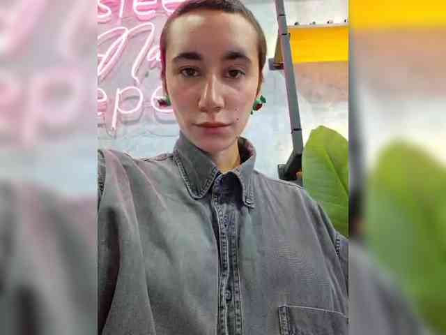 AntoniaDilune webcam