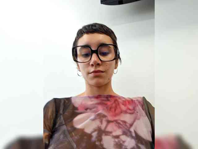 AntoniaDilune webcam